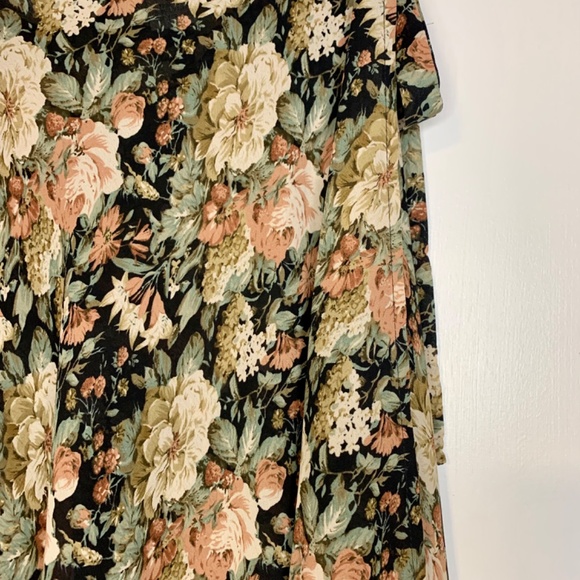 Vintage Floral Wrap Skirt - Picture 2 of 3